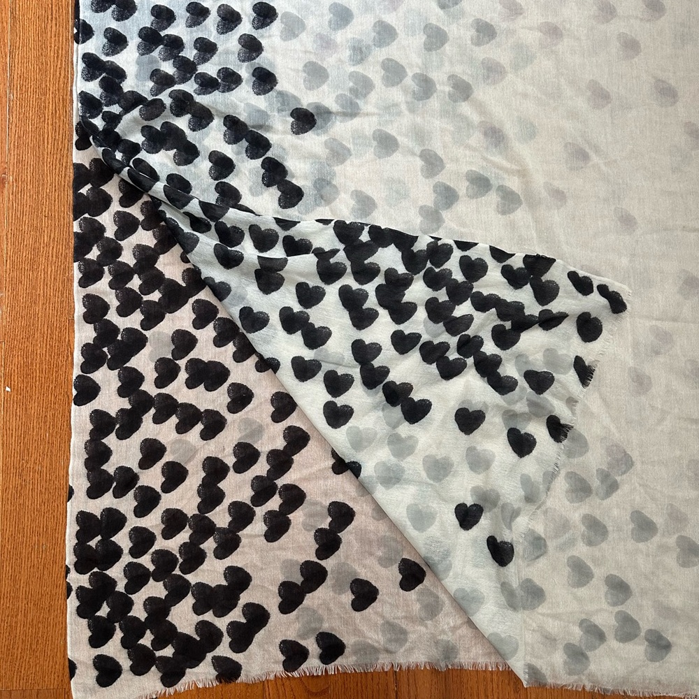 YARNZ Heart Patterned Cashmere Silk Scarf Women’s Size 37” X 82”L